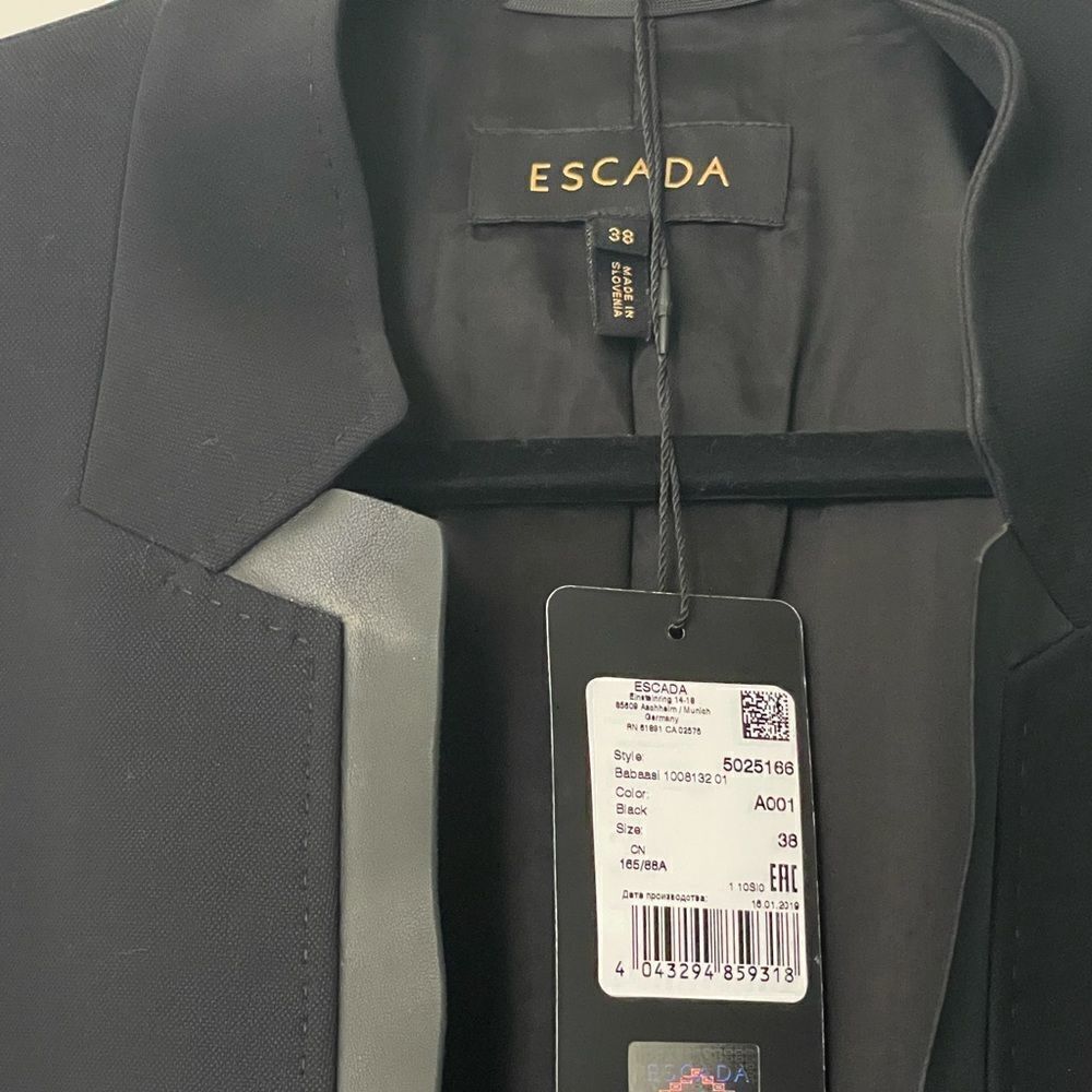 Escada blazer  - Picture 4 of 5